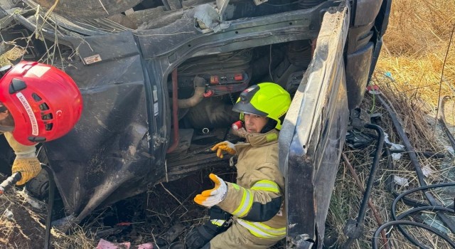 Bandırma’da kamyon şarampole uçtu 1 kişi yaralandı