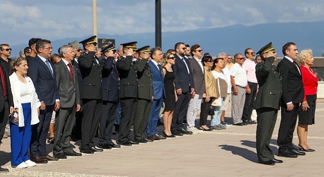 Burhaniye’nin 8 Eylül 1922’de düşman işgalinden kurtuluşunun 102. yılı düzenlenen törenlerle kutlandı