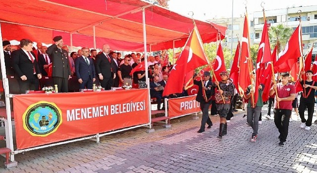 İzmir ve Menemen’de Kurtuluş Coşkusu