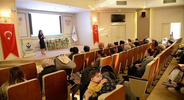 Kahramankazan Belediyesi'nden Ebeveynlere Çocuk Gelişimi Semineri