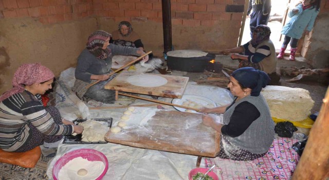 Antalyalı ev hanımları asırlık geleneklerini yaşatıyorlar