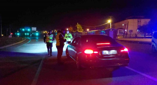 Burdur Tefenni’de yılbaşı tedbirleri sabah saatlerine kadar sürecek