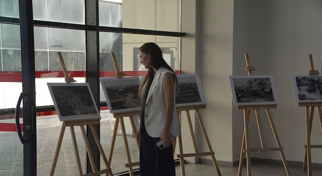 EÜ’de “İzmir’in Kurtuluşu” sergisi sanatseverlerin beğenisine sunuldu