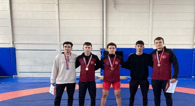 Aliağa’nın Genç Güreşçileri İzmir Üçüncüsü Oldu