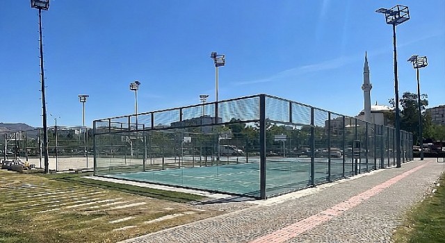 Bostanlı Sahili’ne yeni padel kortları geliyor