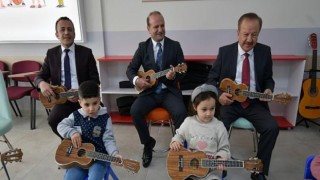 Haymana Belediyesinden Çocuklara Ukulele Kursu