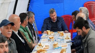 Başkan Oran, iftar sofrasında vatandaşlarla bir araya geliyor