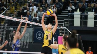 VakıfBank, final serisinde durumu eşitledi