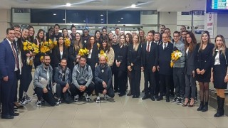 VakıfBank, Kulüpler Dünya Şampiyonası için Antalya’ya gitti