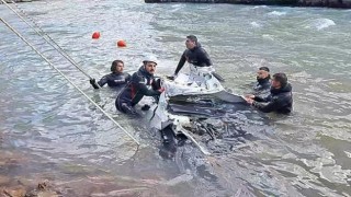 İzmir’den giden dalgıçlar Munzur Çayı’nda kaybolan 3 kişiyi arıyor