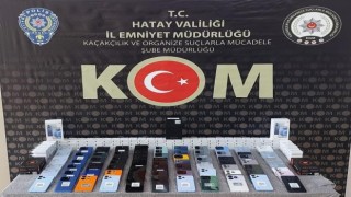 Hatay’da kaçak telefon operasyonu