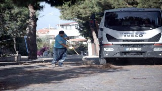 Kuşadası’nda cadde, sokak ve parklar pırıl pırıl