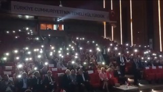 Merkez Sağ Parti İstanbul İl Kongresi Başbakan Çiller sesleri ile inledi.