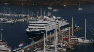 Deniz yoluyla turistler Fethiye’ye geldi