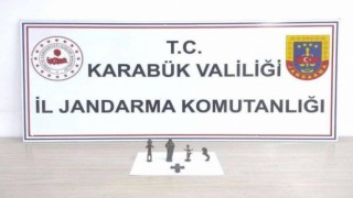 Karabük’te tarihi eser satmak isteyen kişiler yakalandı