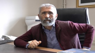 Terör örgütü elebaşı Öcalan’ın açıklamasını paylaşan profesör görevden uzaklaştırıldı