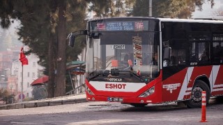 Ata’nın sözleri İzmir’de otobüsleri süsledi