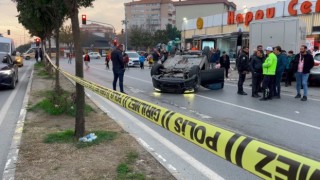 Beylikdüzü’nde polisten kaçmaya çalışan araç takla atarak ters döndü