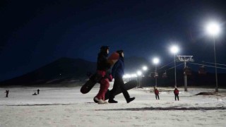 Erciyes’te gece kayağı başladı