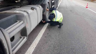 Hisarcık’ta jandarma trafik ekiplerinden kış lastiği denetimi