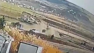 Şanlıurfa’da 2 kişinin yaralandığı kaza anı kamerada