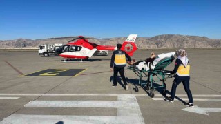 Şırnak’ta 82 yaşındaki hasta ambulans helikopterle Şanlıurfa’ya sevk edildi