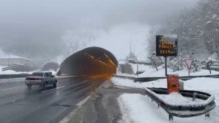 Bolu Dağı ve Düzce’de kara rağmen ulaşım aksamadan sürüyor