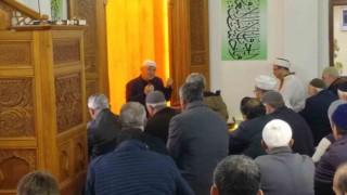 Yunus Emre Camii’nde sabah namazı için buluştular