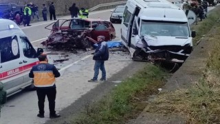 Ordu’da otomobil ile minibüs çarpıştı: 2 ölü, 1 yaralı