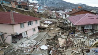 Tokat’ta yıkılan köylerini göz yaşlarıyla izlediler