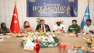 Farklı ülkelerden öğrenciler iftarda buluştu