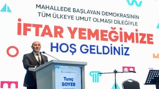 İzmir Büyükşehir Belediye Başkanı Soyer muhtarlarla buluştu