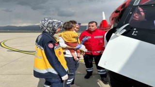 Şırnak’ta enfeksiyon şikayeti olan bebek ambulans helikopter ile Elazığ’a sevk edildi