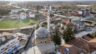 Tokat’ta yıllara meydan okuyan cami vandallara direnemedi