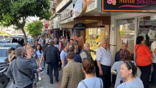 Aydın’da bayram manzarası değişmedi, tatlıcılarda kuyruk oluştu