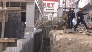 Bağcılar’da yaklaşık 10 metre yükseklikten düşen işçi yaralandı