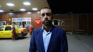 Diyarbakır’da bıçaklı kavgada yaralanan iki kişi ve yakınları aynı hastanede karşı karşıya gelince ortalık savaş alanına döndü.