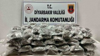 Diyarbakır’da bir araçta 71 kilo kubar esrar ele geçirildi