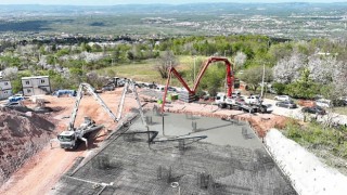 Kocaeli Büyükşehir Belediyesinin teleferik otoparkı için ilk temel betonu atıldı