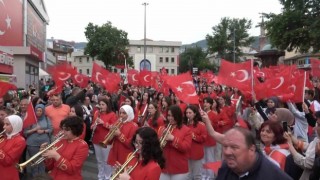 1. Osmangazi Gençlik Yürüyüşü Haluk Levent’in katılımıyla gerçekleştirildi