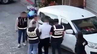 İzmir’de aranan şahıslara yönelik 124 adrese baskın