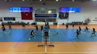 Kızlar voleybolda kazanan Muratlı