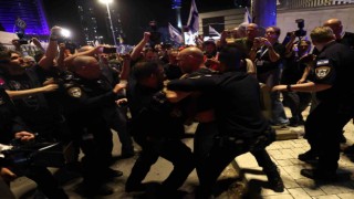 Tel Aviv ve Kudüs’te hükümet karşıtı protesto