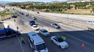 43 ilin geçiş güzergahında trafik akıcı, denetimler sıkı