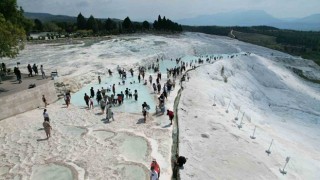 Pamukkale bayramda akına uğradı