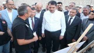 Bakan Kurum, Şanlıurfa’da deprem konutlarını inceledi