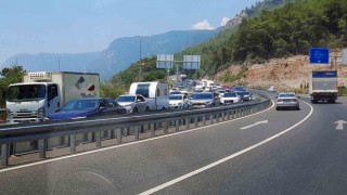 Kaza sonrası Sakar rampasında 5 kilometre kuyruk oluştu