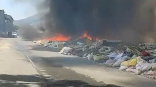 Söke’de kara dumanlar gökyüzünü kapladı