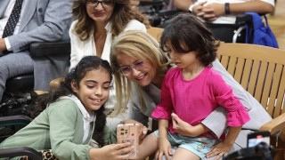 Bakırköy Belediye Başkanı Doç.Dr. Ayşegül Ovalıoğlu’ndan yeni eğitim ve öğretim dönemi için kutlama.