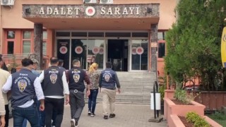 ”Borsada yüksek kazanç” vadiyle 1 milyon dolar dolandırdılar